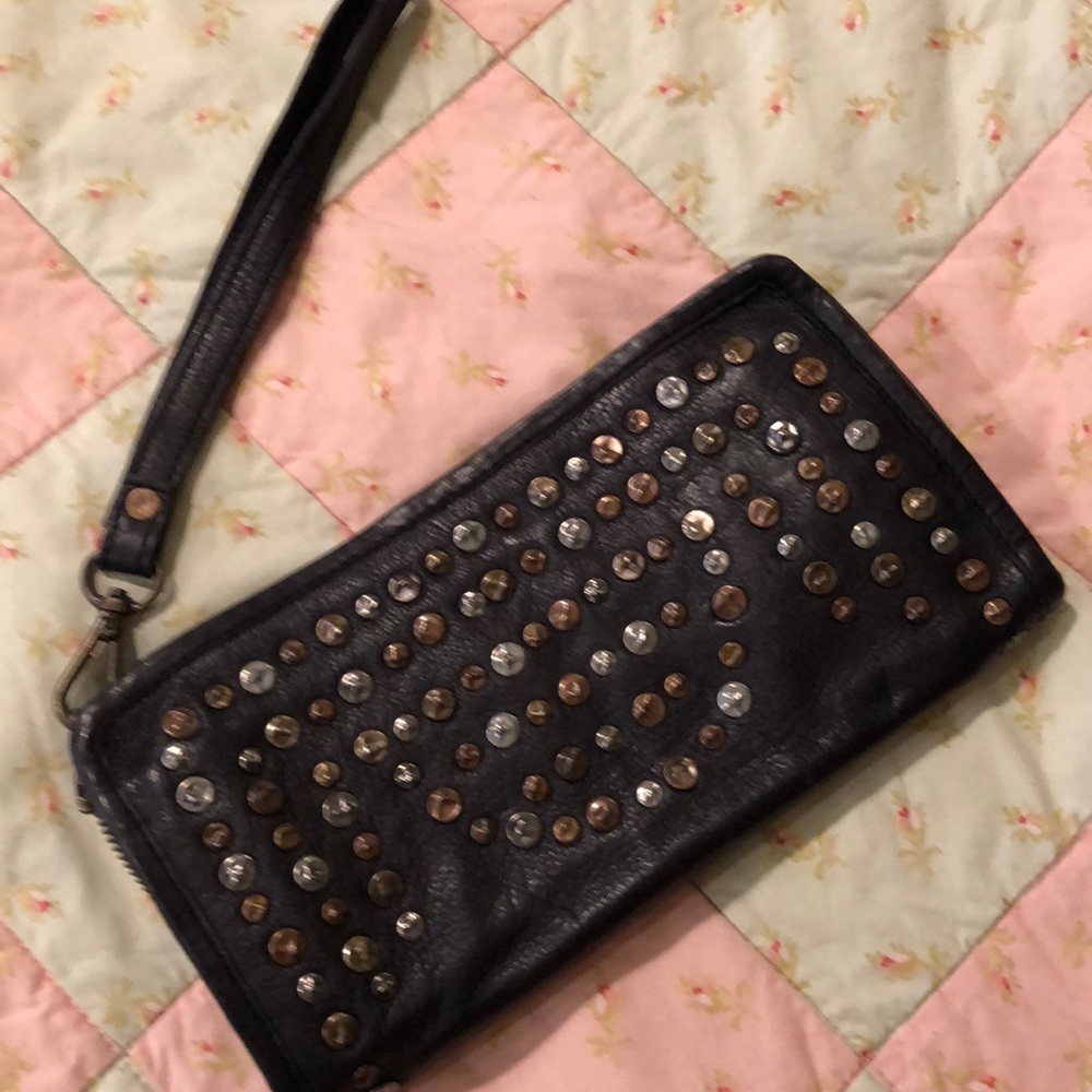 Wristlet